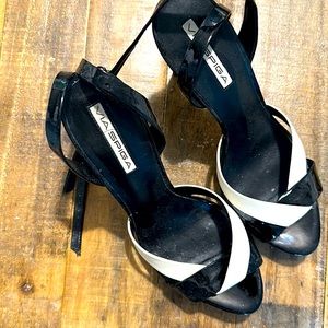 Gorgeous Via Spiga -patent leather, two-tone heels-Classic Hollywood style